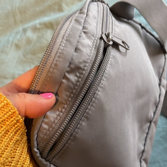 Victoria’s Secret Belt Bag - Picture 4 of 4